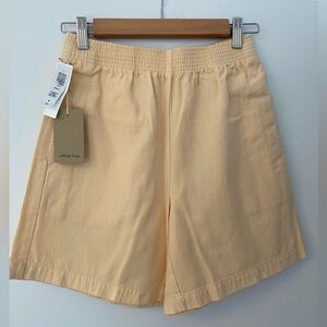 Aritzia Wilfred Free Nova 5” Peach Elastic-Waist Shorts